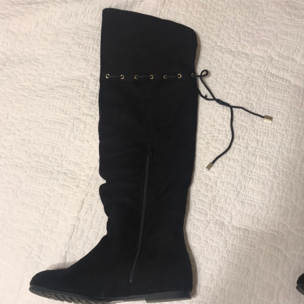 Black boots - Picture 4 of 4